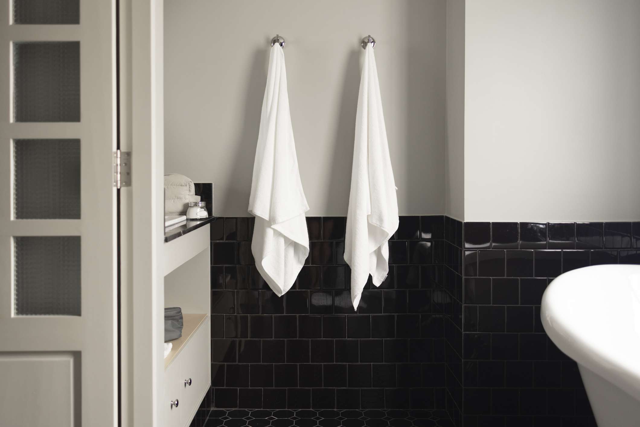 6 Signs You Need to Replace Your Towels ASAP, According to Pros