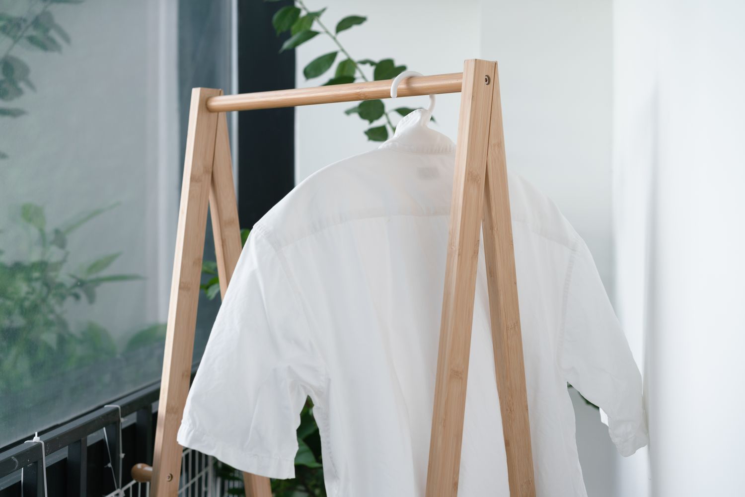 4 Ways to Freshen Clothing Between Washes