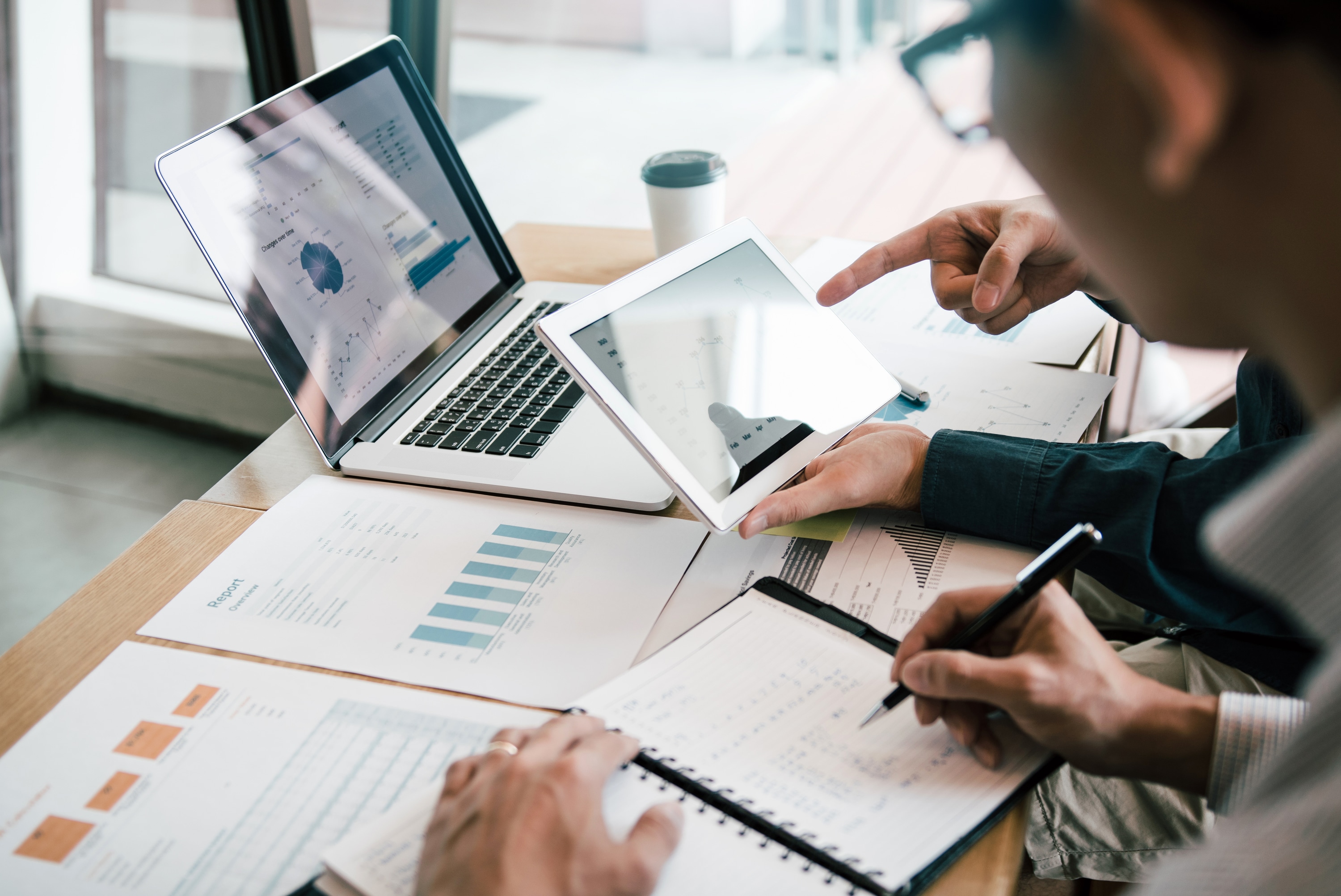 Should You Use a Financial Advisor for Investments or Do It Yourself? – Money Crashers