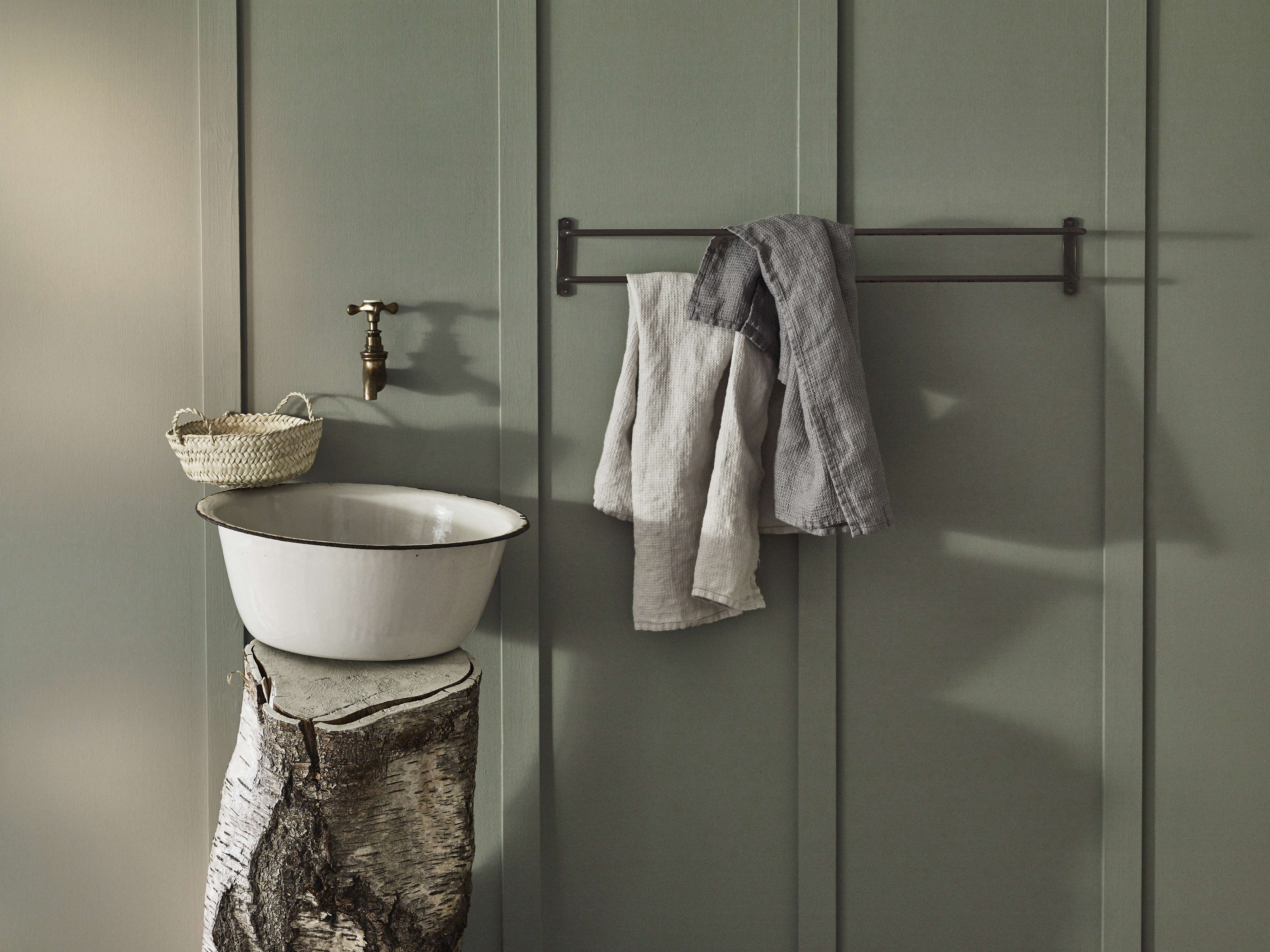 Vintage Luxe: New Bath Accessories from Rowen & Wren with Traditional Appeal