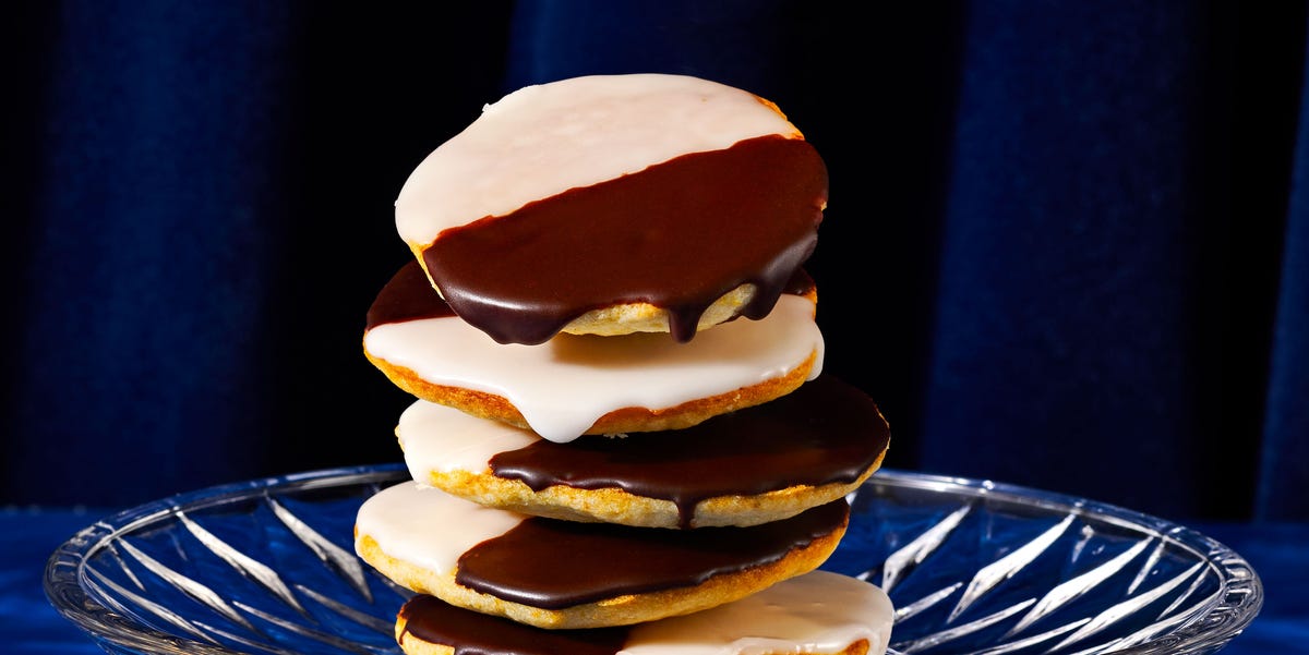 Best Black and White Cookies Recipe – How To Make Black and White Cookies