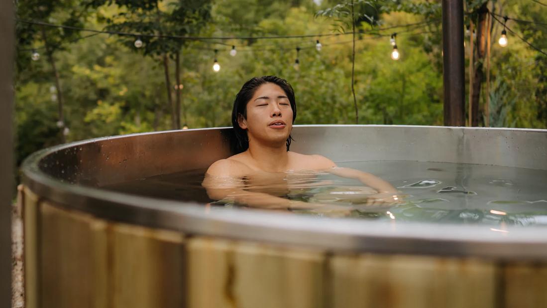 5 Hot Tub Benefits