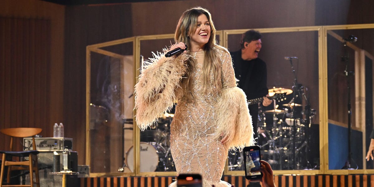 Kelly Clarkson’s New Wayfair Line Has Major Vintage Vibes